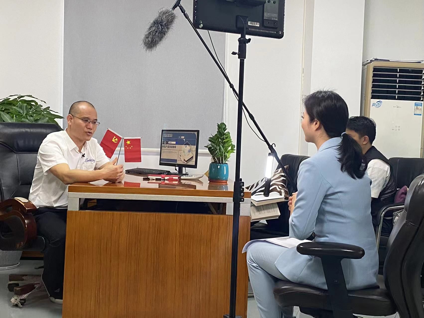 CCTV采访 (1).jpg